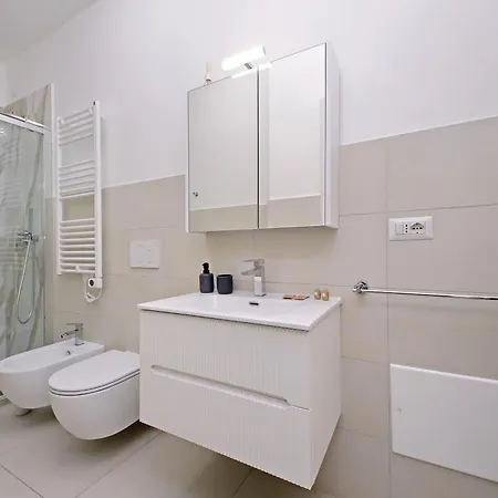 Ych-delightful Flat Near San Giovanni Apartment