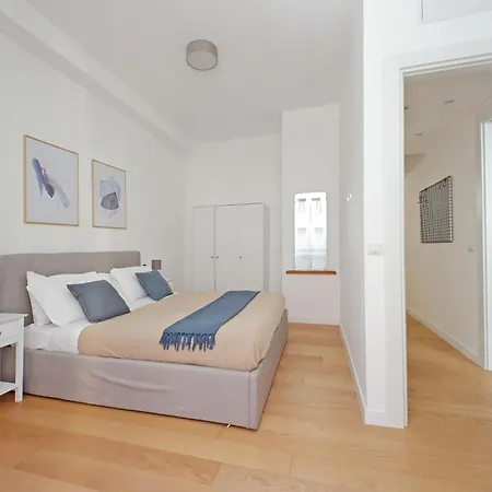 Ych-delightful Flat Near San Giovanni