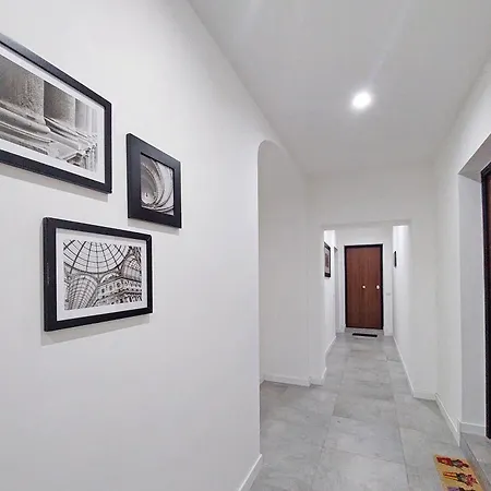 Ych-delightful Flat Near San Giovanni Apartment *