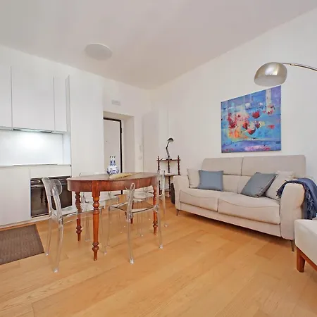 Ych-delightful Flat Near San Giovanni Rome