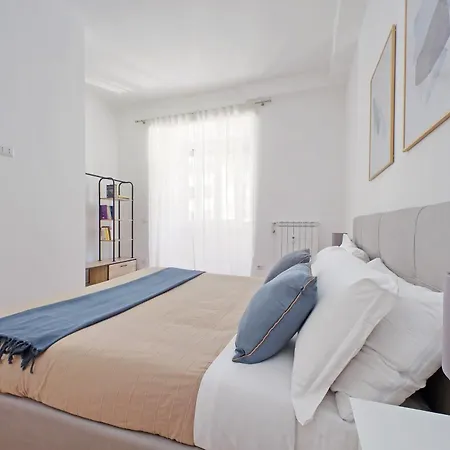 Ych-delightful Flat Near San Giovanni