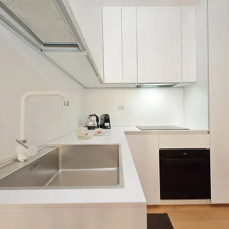 Apartment Ych-delightful Flat Near San Giovanni *